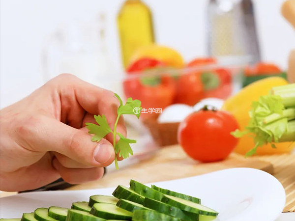 多囊卵巢怀孕后要合理饮食