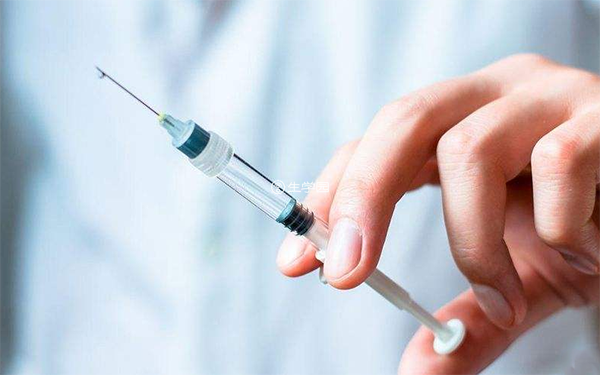 四联疫苗接种后可能出现不良反应